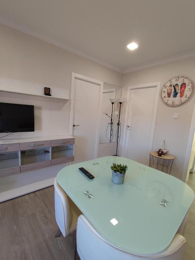 Precioso Apartamento 3 Dormitorios, Aire Acondicionado Menos 10 Min A Pie Feria Jerez De La Frontera Zewnętrze zdjęcie