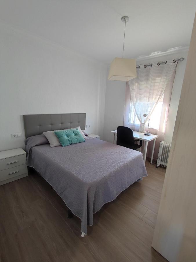 Precioso Apartamento 3 Dormitorios, Aire Acondicionado Menos 10 Min A Pie Feria Jerez De La Frontera Zewnętrze zdjęcie