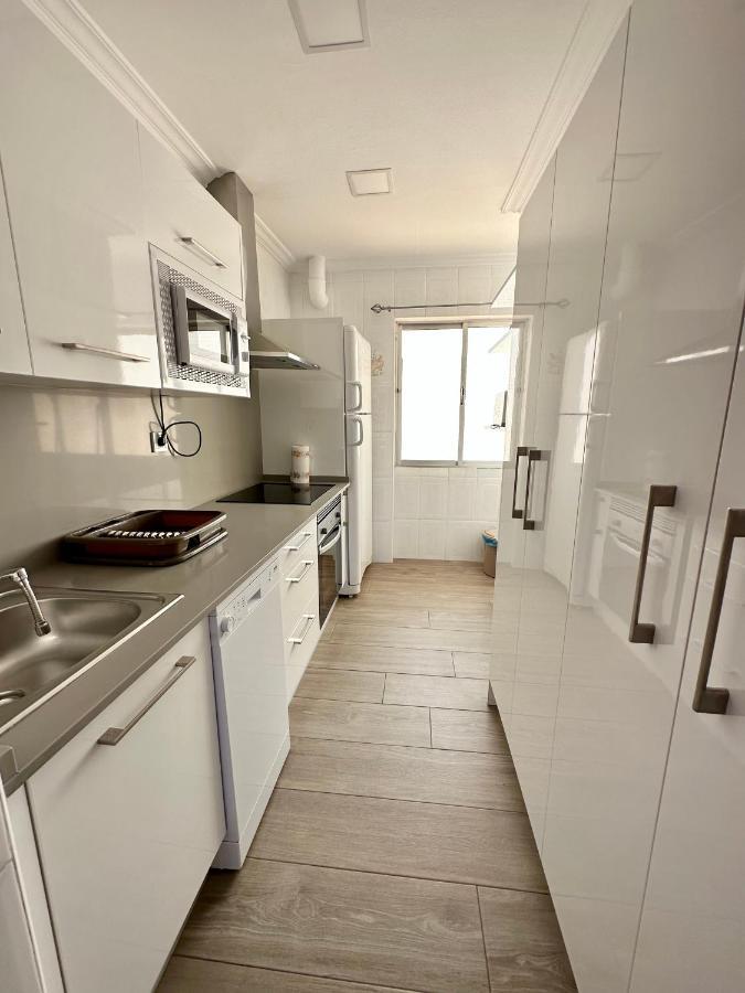 Precioso Apartamento 3 Dormitorios, Aire Acondicionado Menos 10 Min A Pie Feria Jerez De La Frontera Zewnętrze zdjęcie