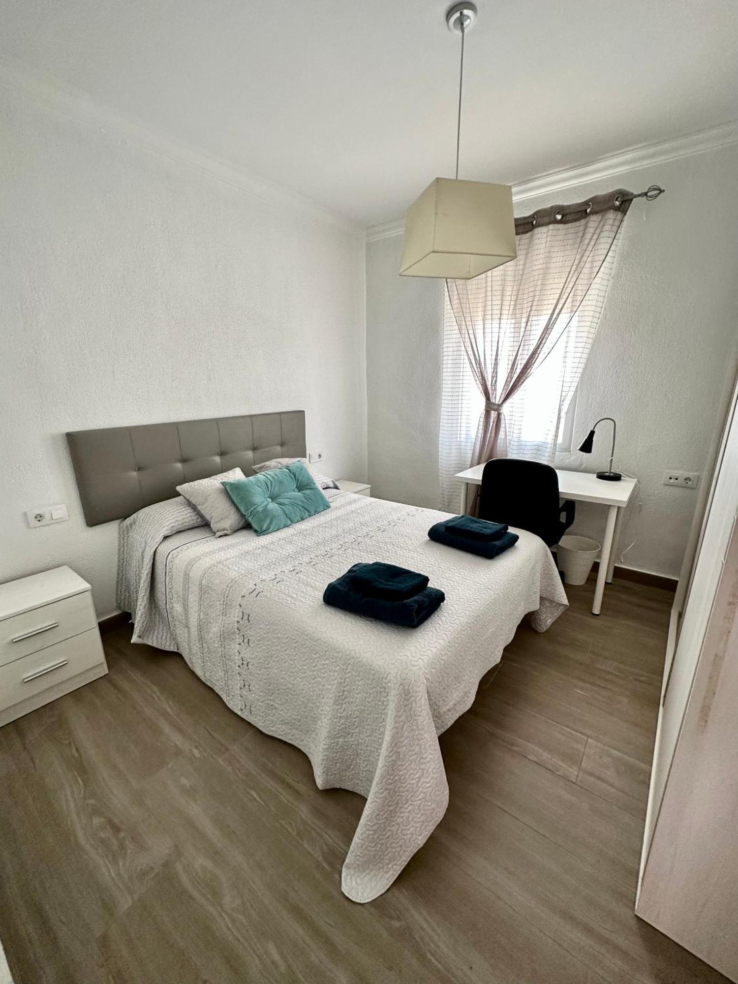 Precioso Apartamento 3 Dormitorios, Aire Acondicionado Menos 10 Min A Pie Feria Jerez De La Frontera Zewnętrze zdjęcie