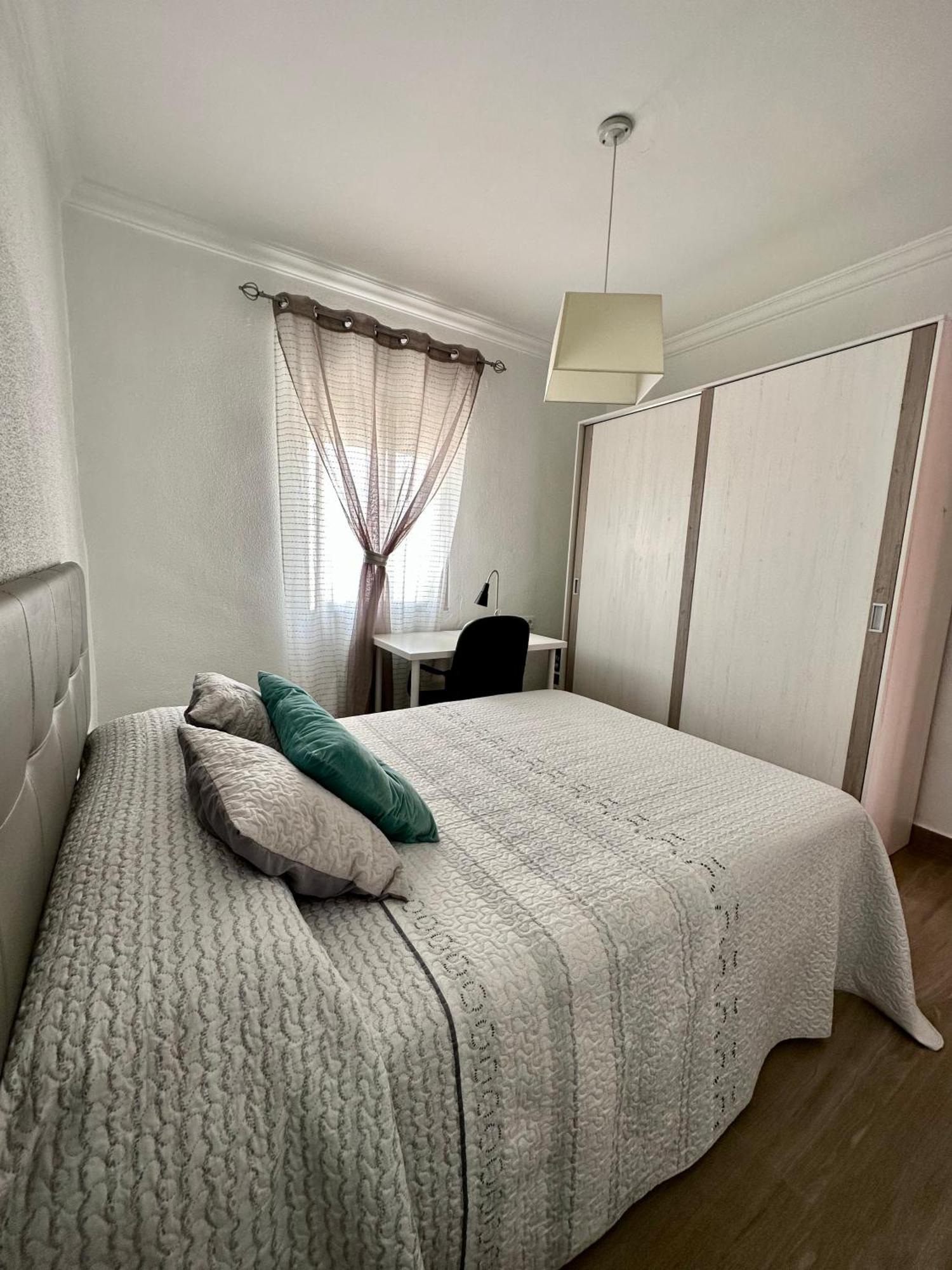 Precioso Apartamento 3 Dormitorios, Aire Acondicionado Menos 10 Min A Pie Feria Jerez De La Frontera Zewnętrze zdjęcie